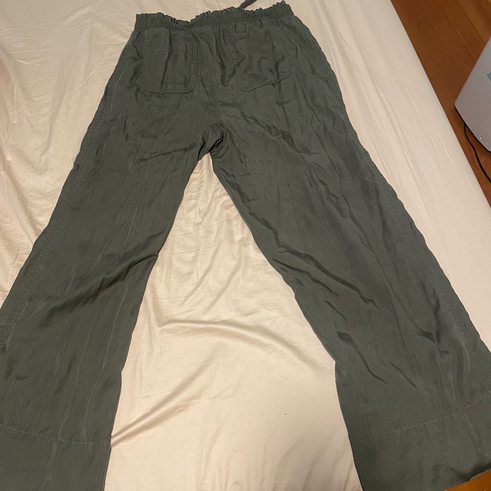 4/$25 bundle deal -Knox Rose Light Green Elastic Waist Pants